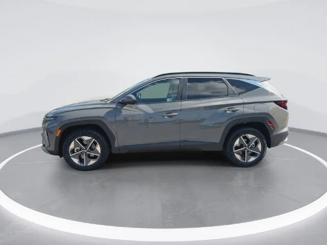 Used 2025 Gray Hyundai SEL image 5