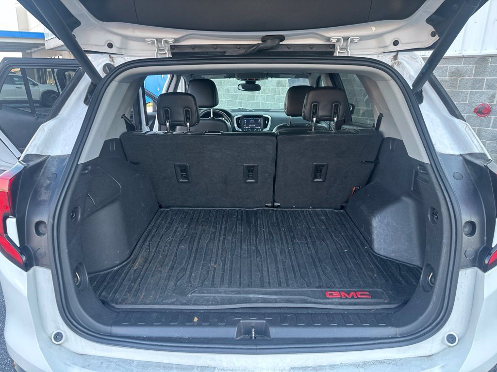 Used 2020 White GMC SLT image 11