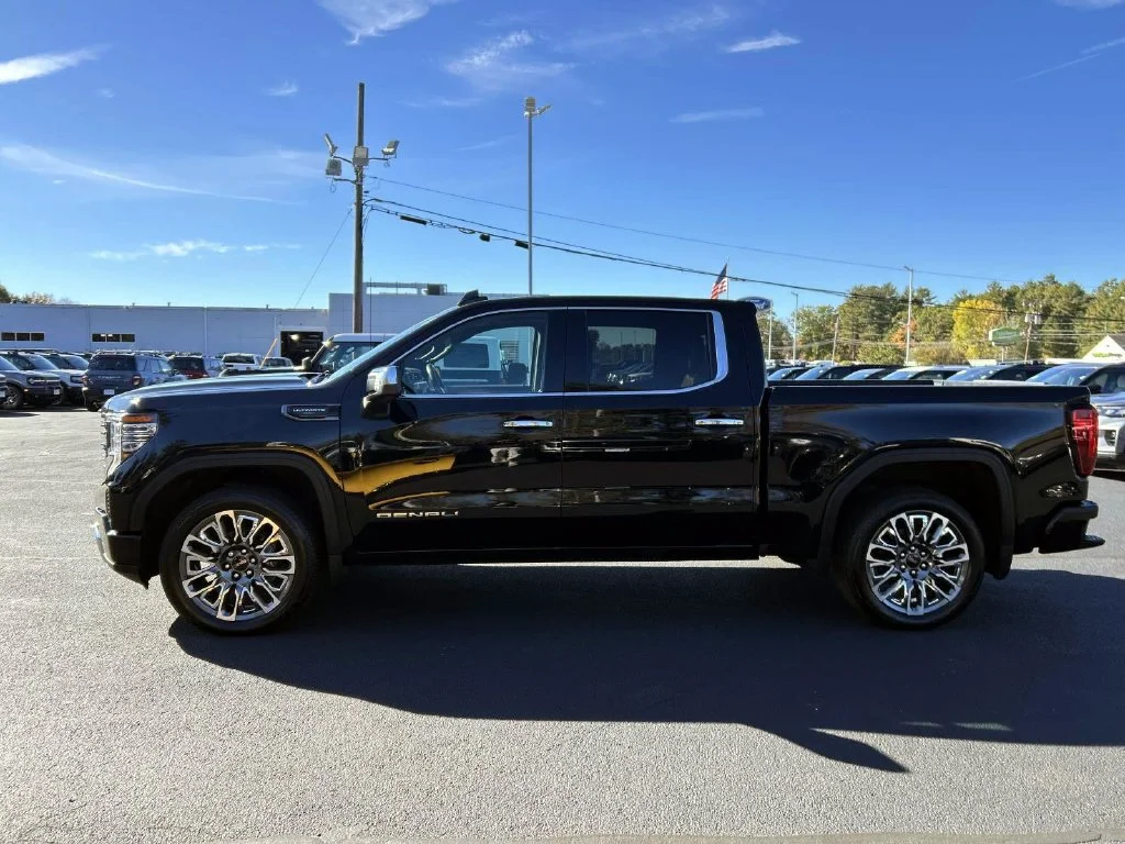 Used 2023 Onyx Black GMC Denali Ultimate image 6