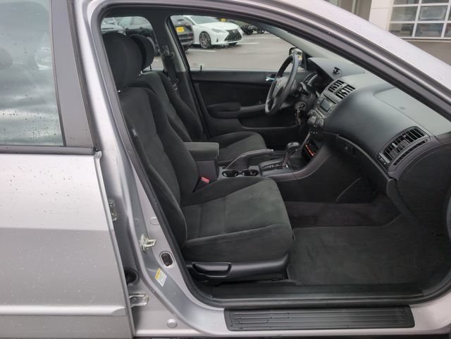 Used 2007 Alabaster Silver Metallic Honda VP image 10