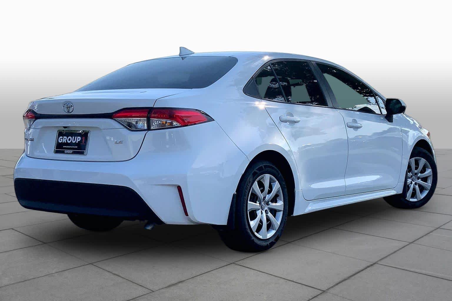Used 2025 Ice Cap Toyota LE image 13