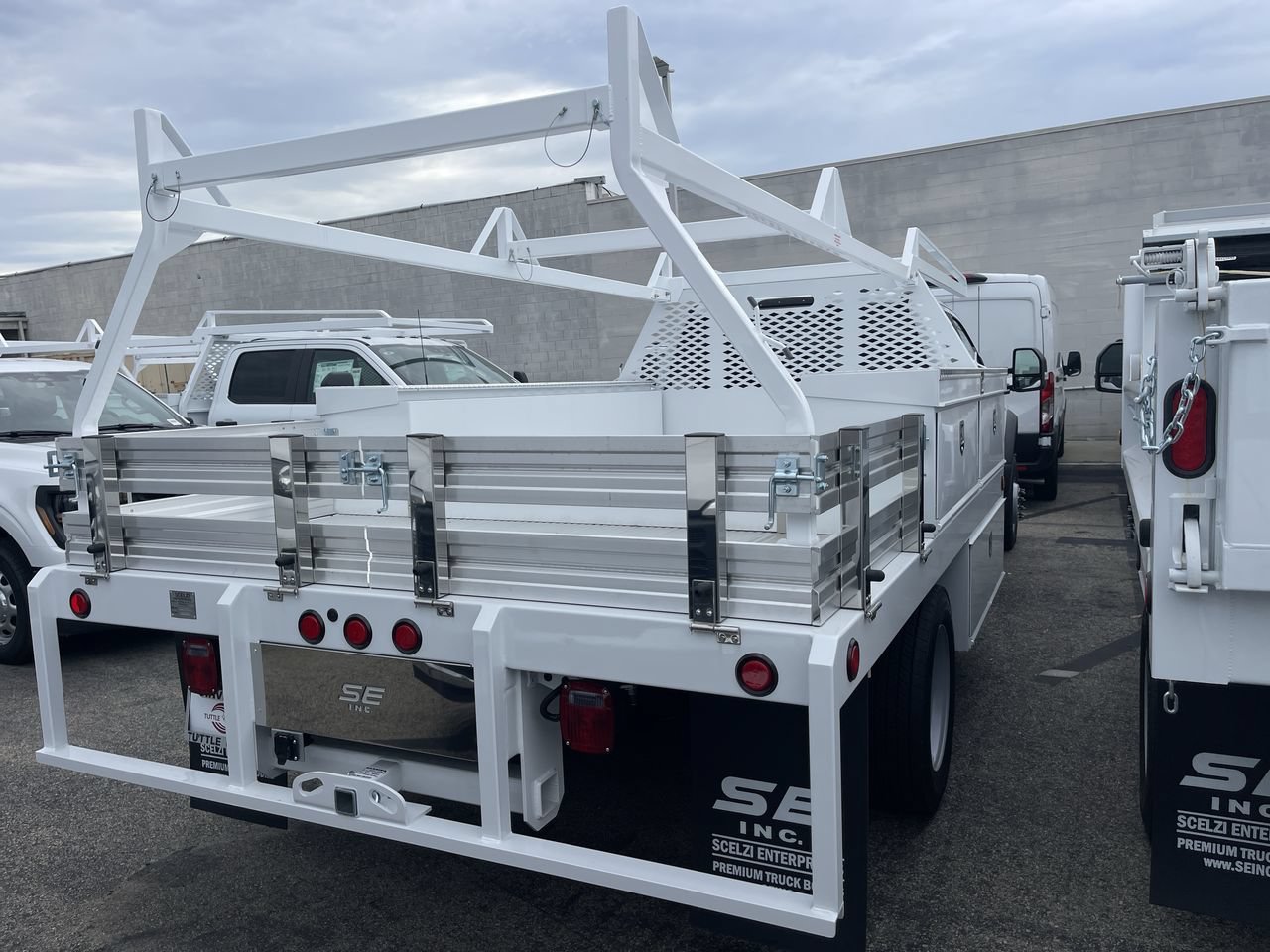 New 2026 Oxford White Ford XL image 6