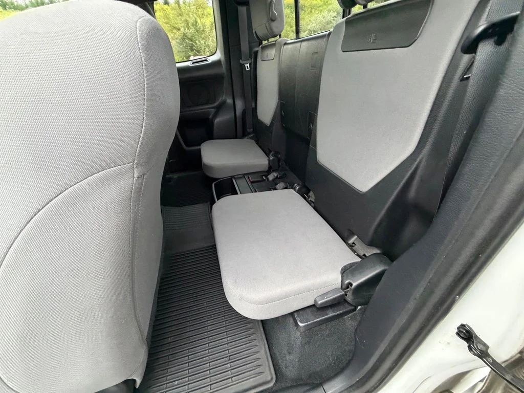 Used 2018 White Toyota SR5 image 47