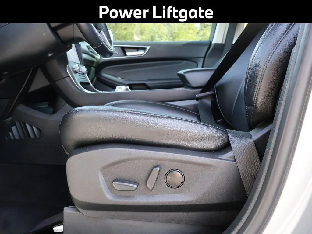 Used 2022 Silver Ford Titanium image 9