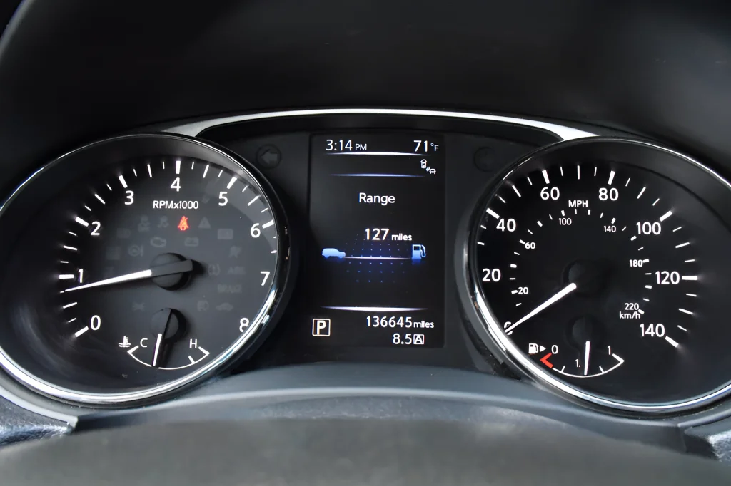 Used 2016 Gray Nissan SV image 20