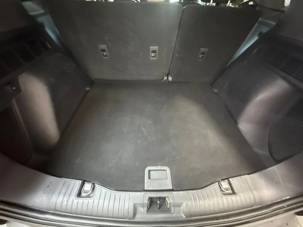 Used 2022 Blue Ford SE image 13