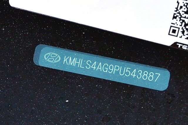 Used 2023 Black Hyundai SEL image 31