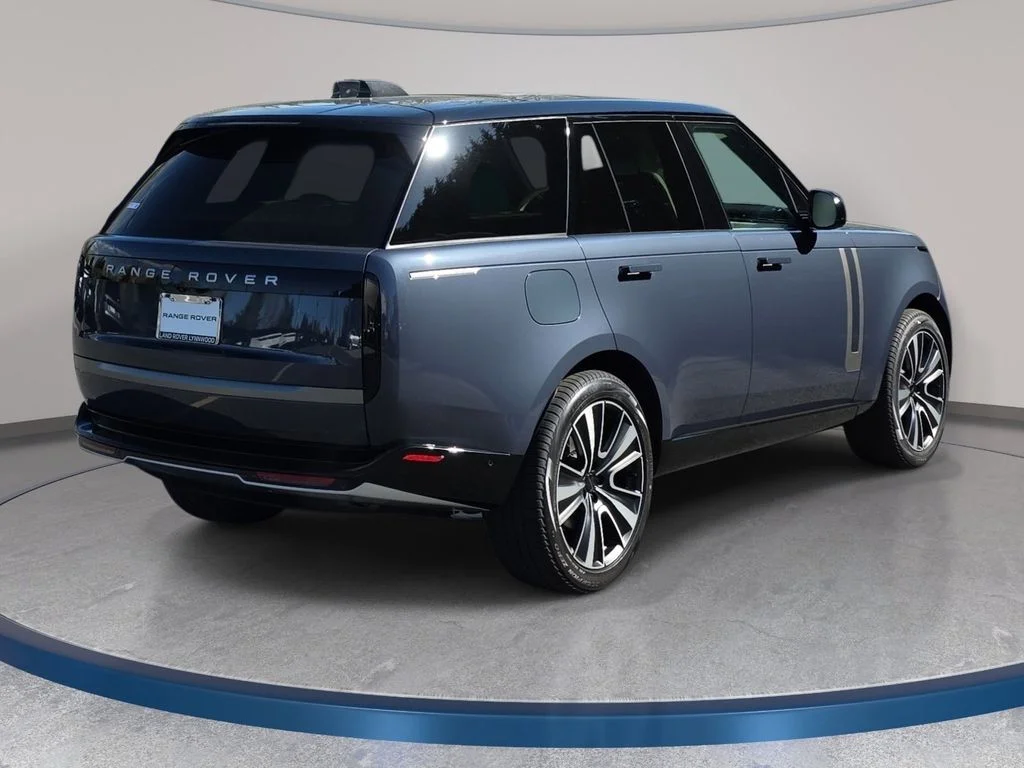 New 2026 Varesine Blue LAND ROVER SE image 5