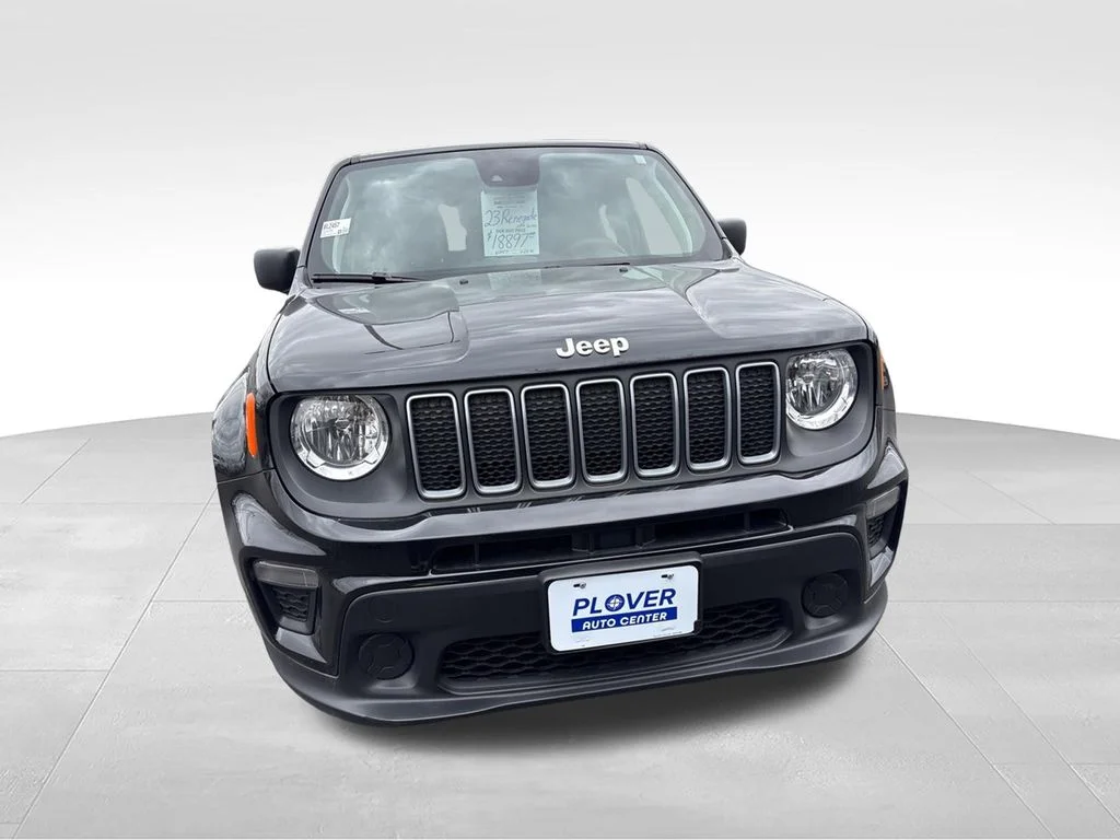 Used 2023 Black Clearcoat Jeep Latitude image 9
