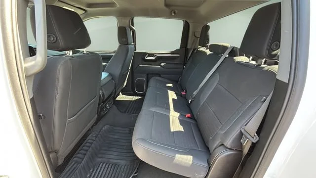 Used 2026 Summit White Chevrolet LT image 19