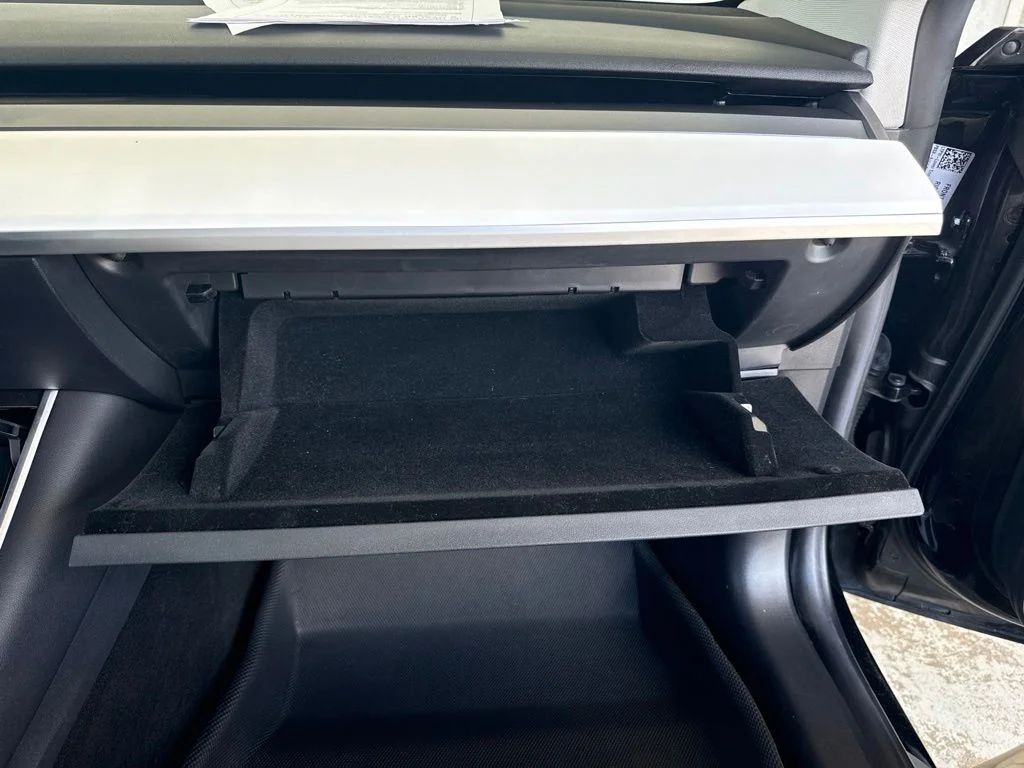Used 2019 Black Tesla  image 39