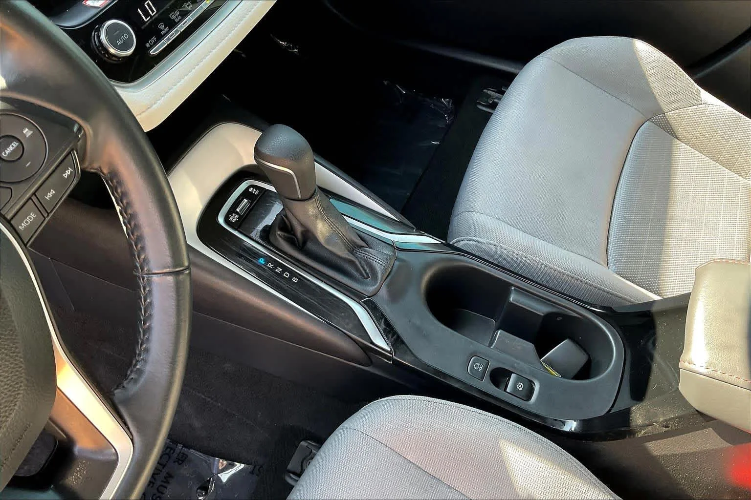 Used 2025 Classic Silver Metallic Toyota SE image 16