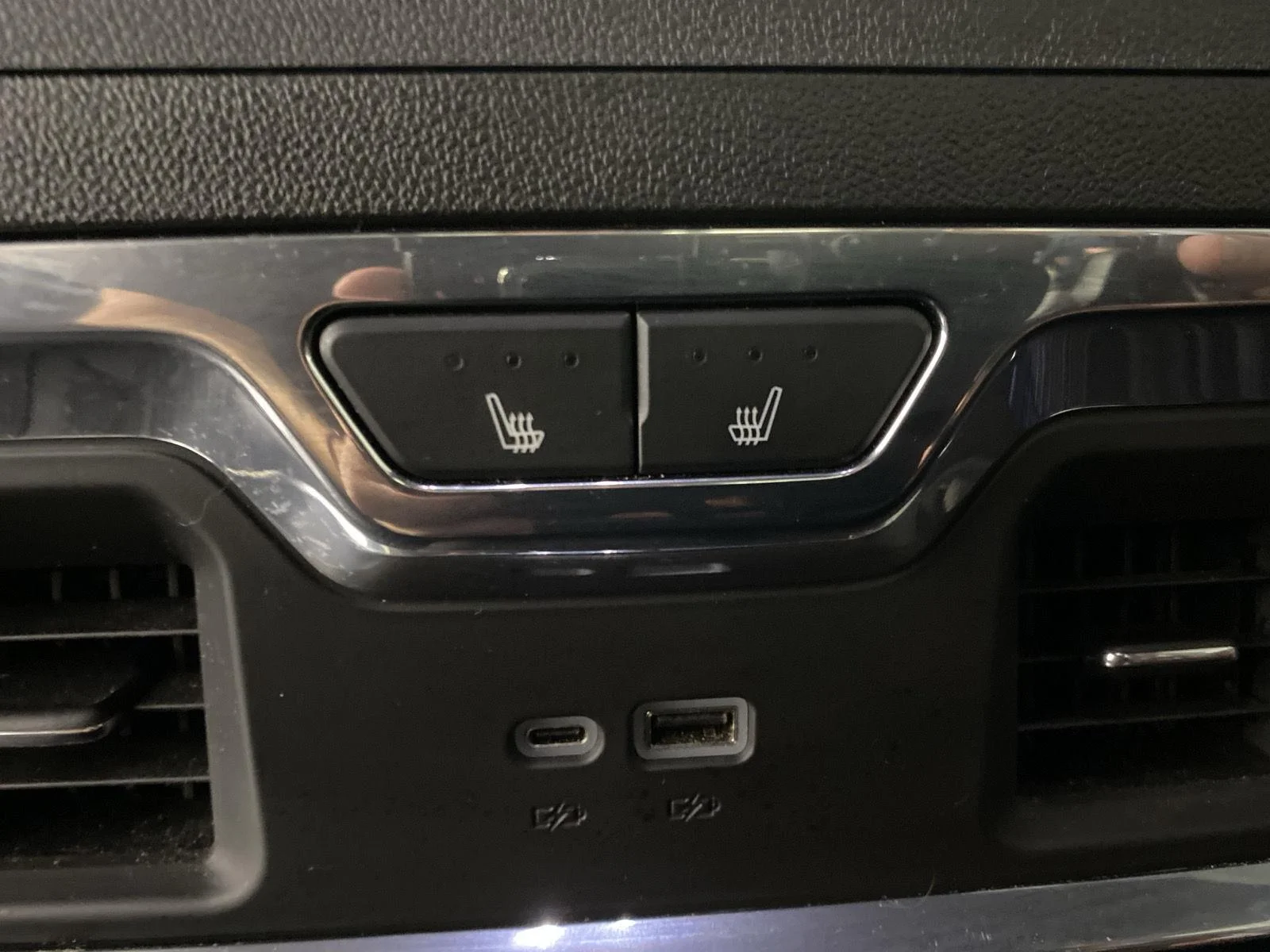 Used 2024 Onyx Black GMC Denali Ultimate image 27