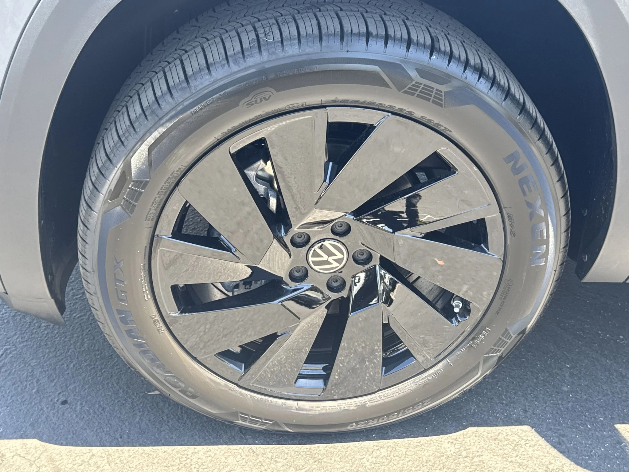 New 2026 Pure Gray Volkswagen 2.0T SE w/Technology image 11