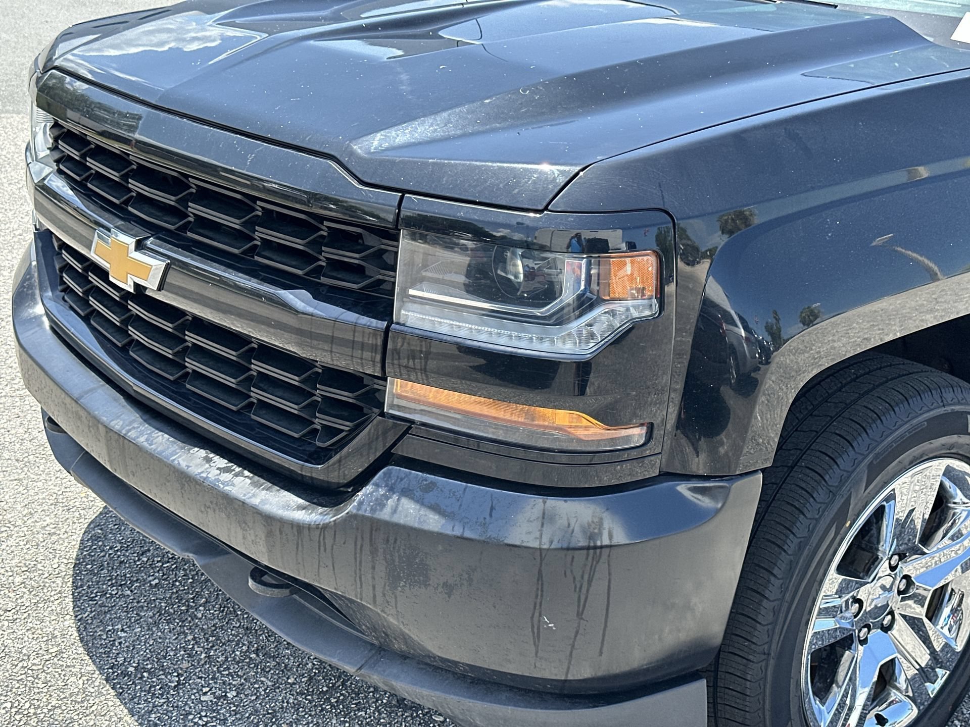 Used 2018 Black Chevrolet Custom image 11