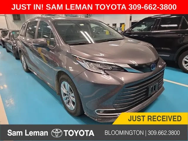 2023 Toyota Sienna Limited for sale at Sam Leman Toyota of Bloomington