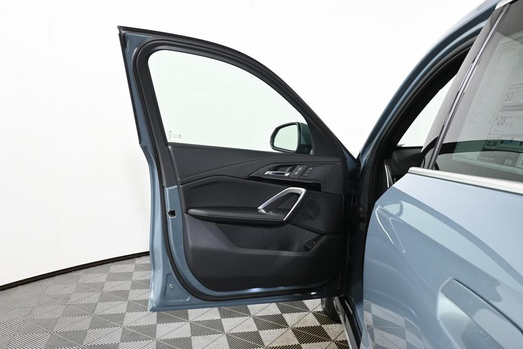 New 2026 Green Metallic BMW xDrive28i image 28
