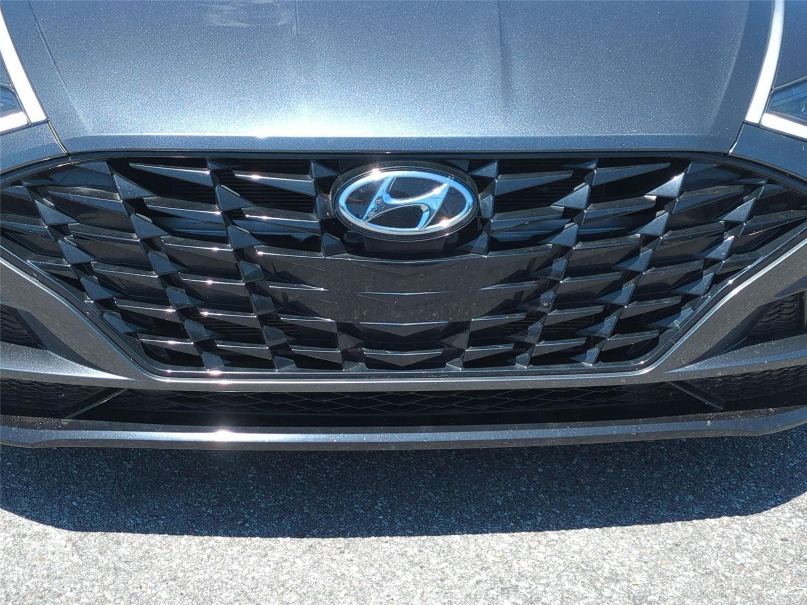 Used 2022 Portofino Gray Hyundai SEL image 14