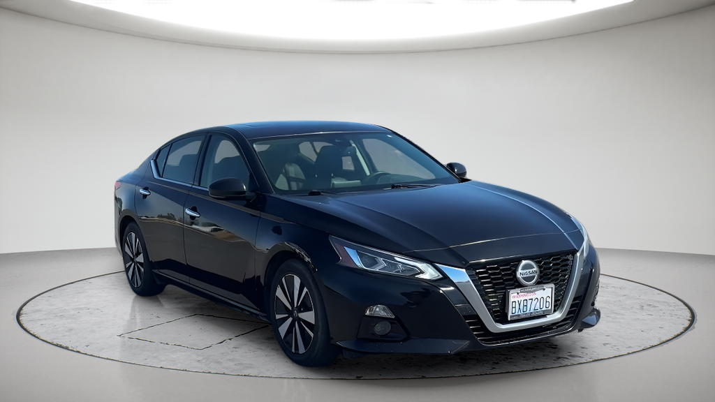 Used 2019 Black Nissan 2.5 SL image 1