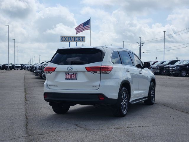 Used 2017 White Toyota XLE image 7