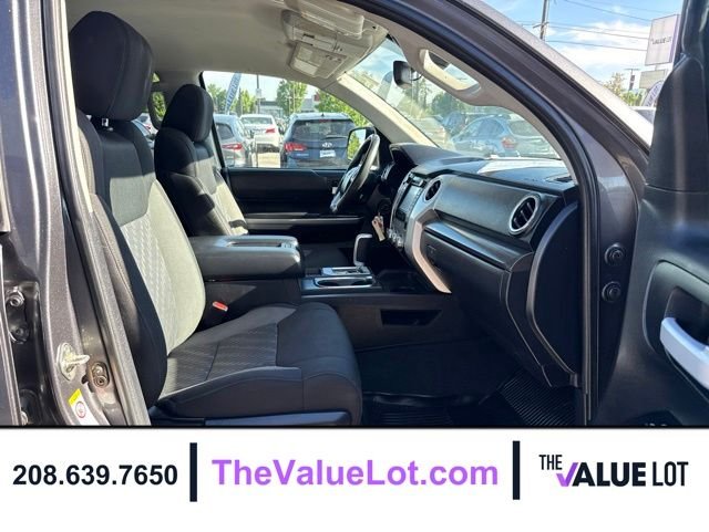 Used 2018 Gray Toyota SR5 image 13