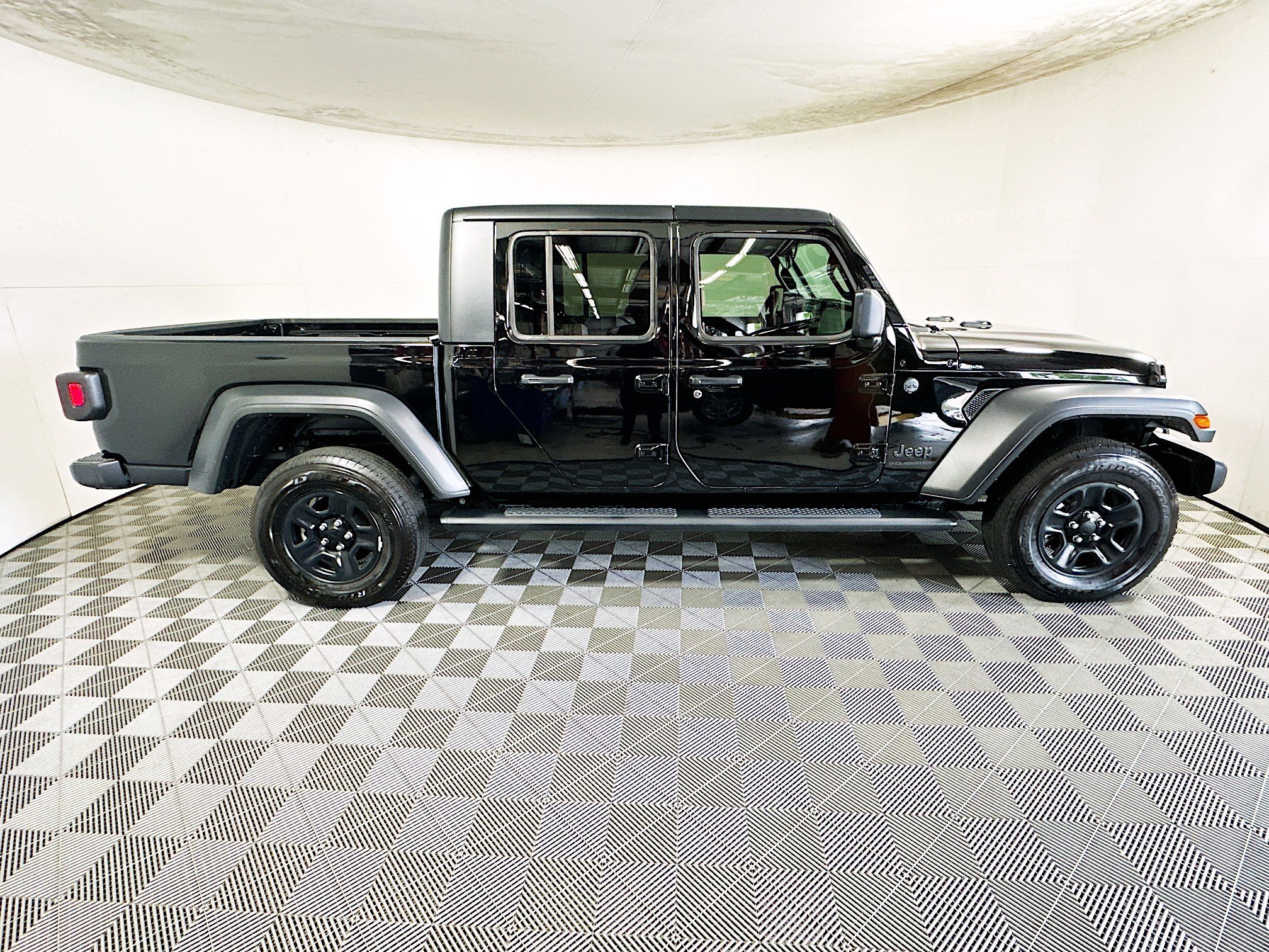 2025 Jeep Gladiator thumbnail 4