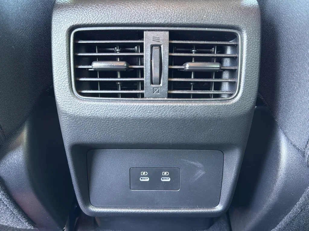 Used 2024 Gray Nissan SV image 17