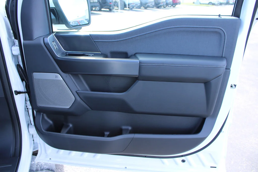 New 2026 Oxford White Ford Lariat® image 39