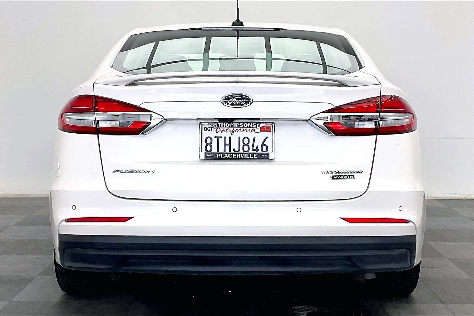 Used 2020 White Platinum Metallic Tri-Coat Ford Titanium image 3