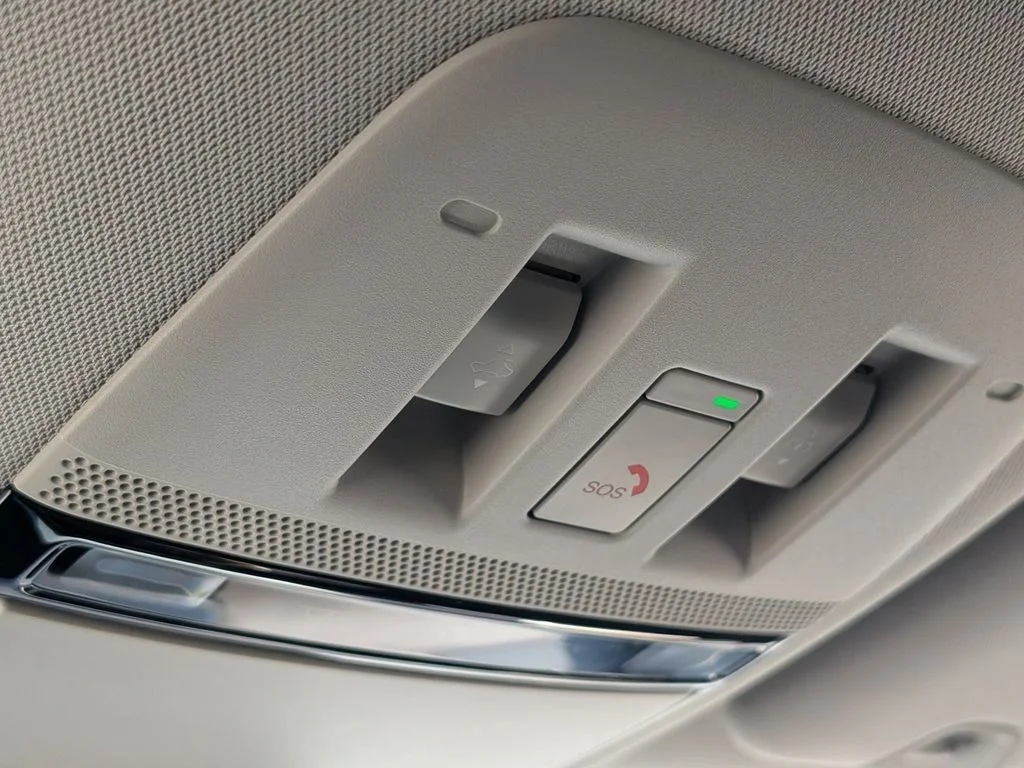 Used 2026 White Nissan Platinum image 28