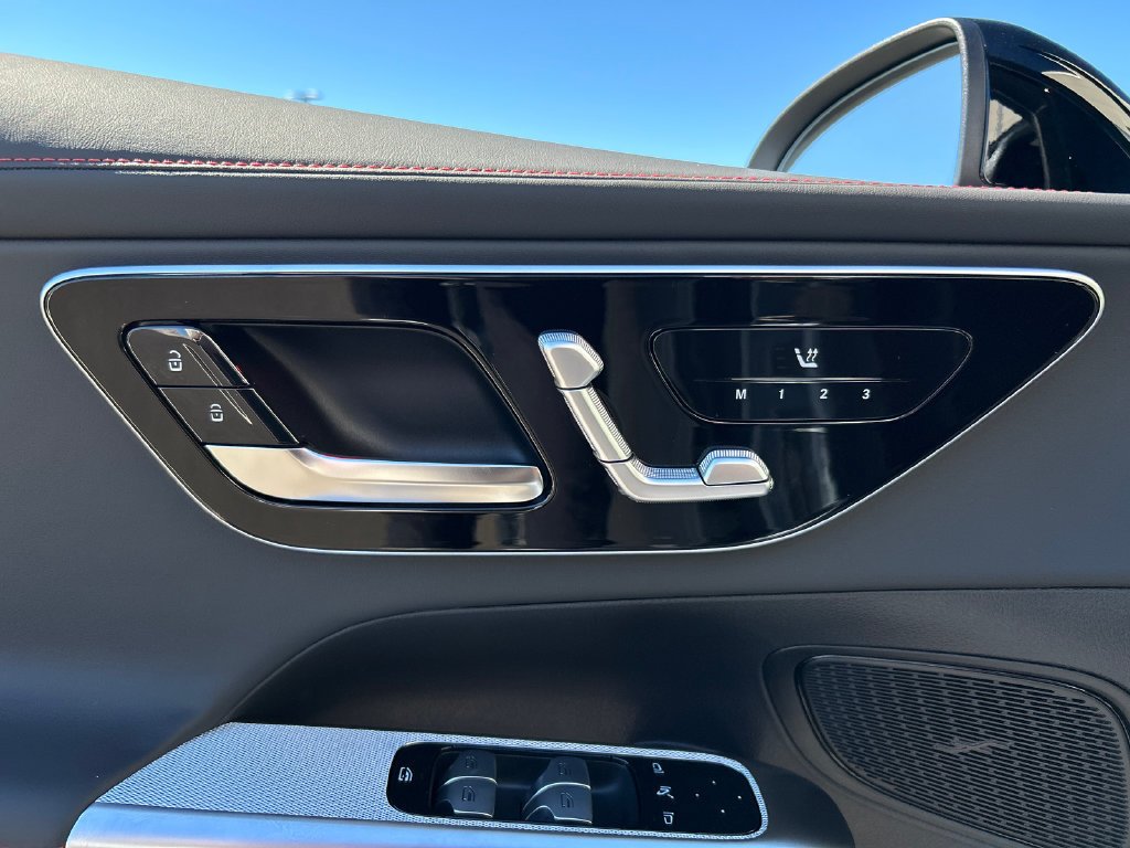 New 2027 MANUFAKTUR Cirrus Silver Magno Mercedes-Benz AMG® GLC 53 4MATIC+ Coupe image 48