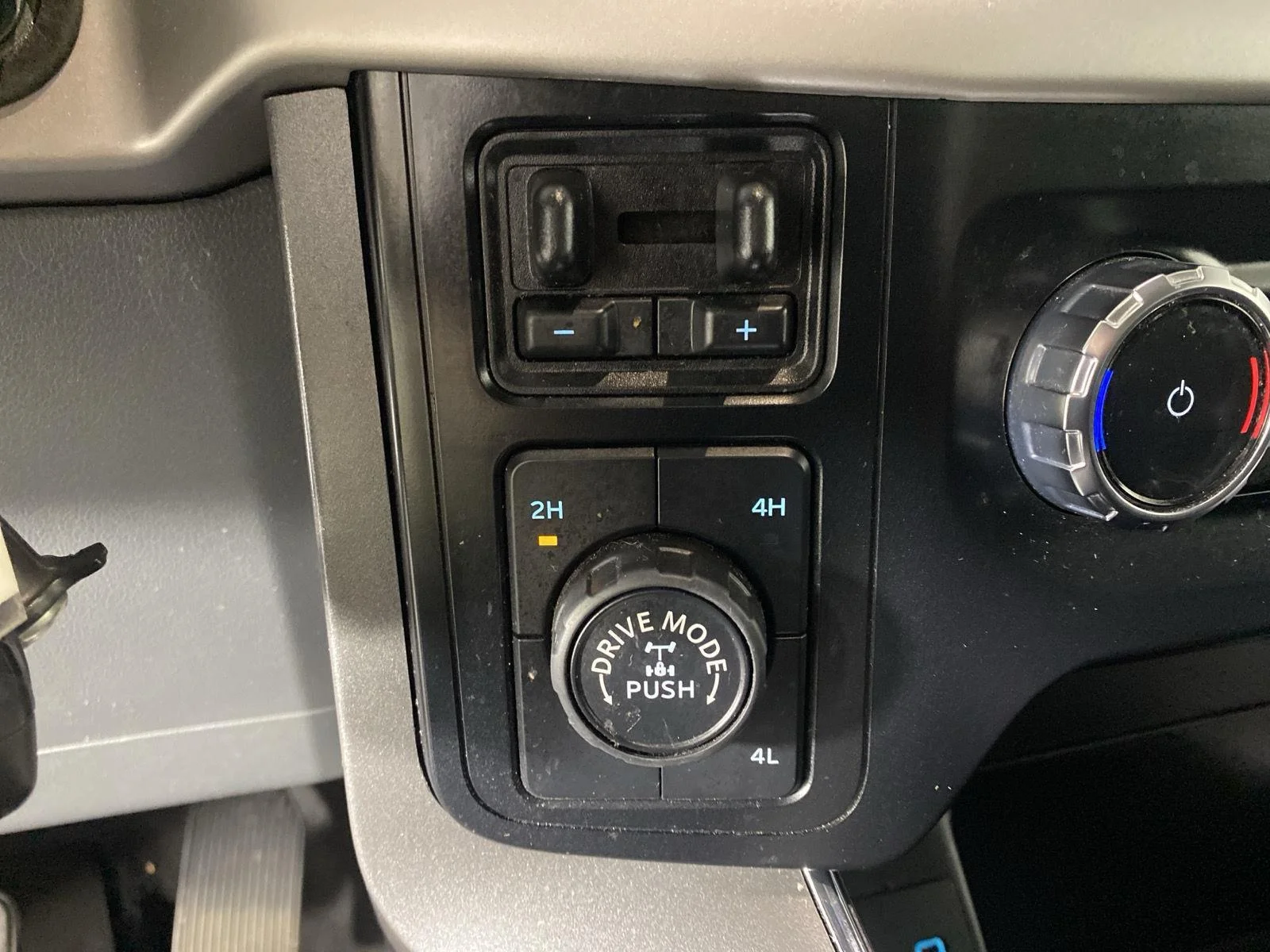Used 2023 Carbonized Gray Ford XLT image 23