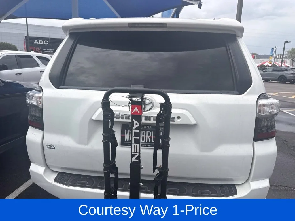 Used 2018 White Toyota SR5 image 11