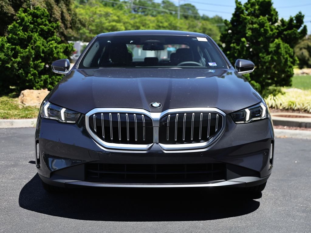 New 2027 Dark Graphite Metallic BMW 530i image 12