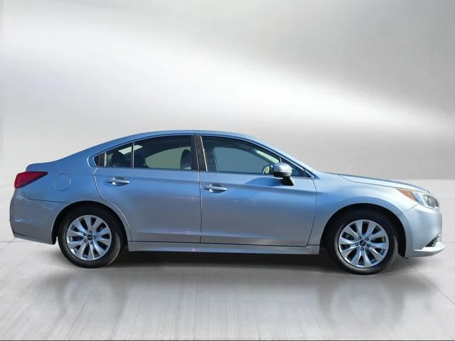 Used 2017 Ice Silver Metallic Subaru 2.5i image 2