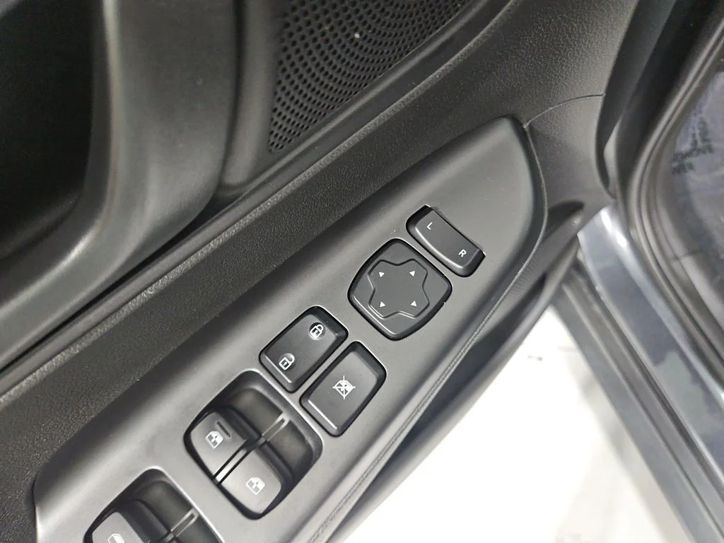 Used 2019 Thunder Gray Hyundai SEL image 12