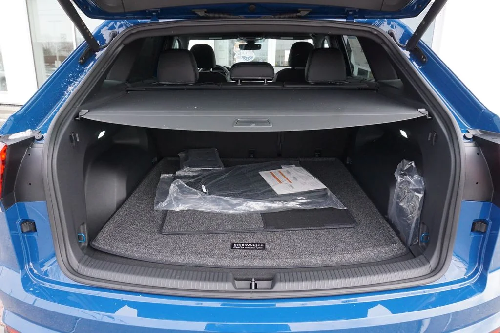 New 2026 Blue Volkswagen 2.0T SE w/Technology image 28