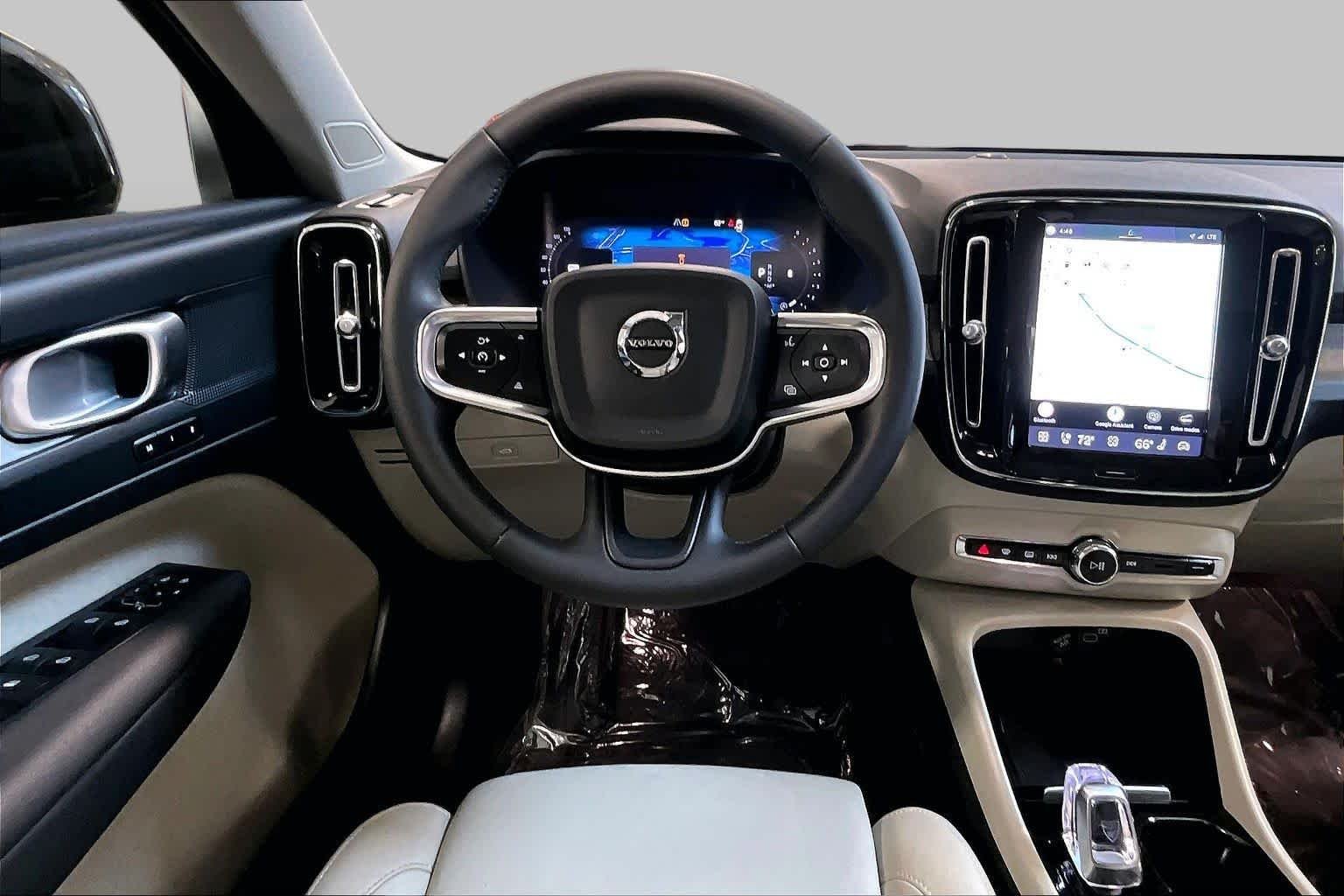 Used 2024 Onyx Black Metallic Volvo Plus Dark Theme image 6