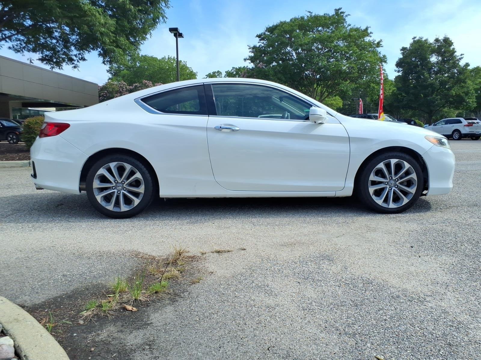 Used 2014 White Orchid Pearl Honda EXLV6 image 7