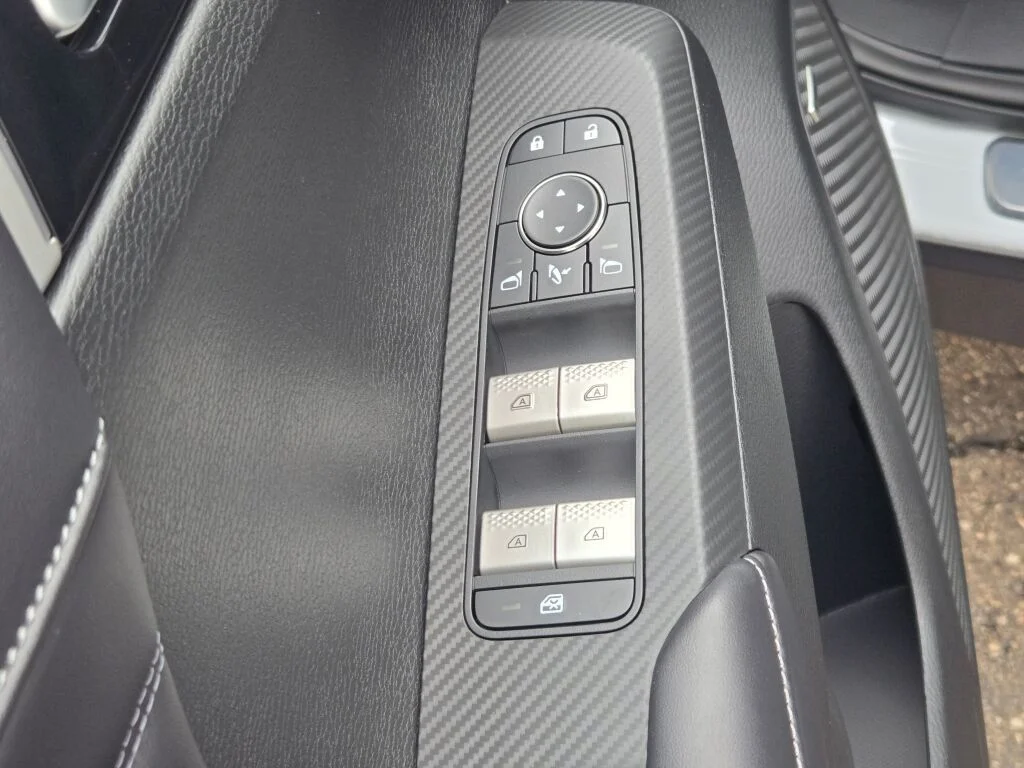2026 Mitsubishi Outlander SEL - Photo 23