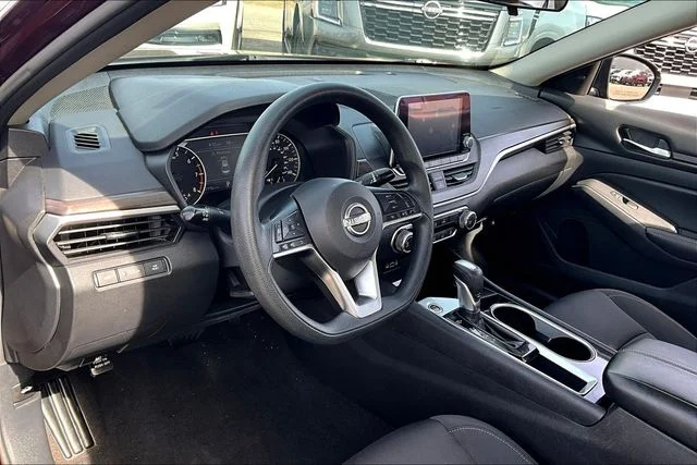 Used 2024 Red Nissan 2.5 SV image 14