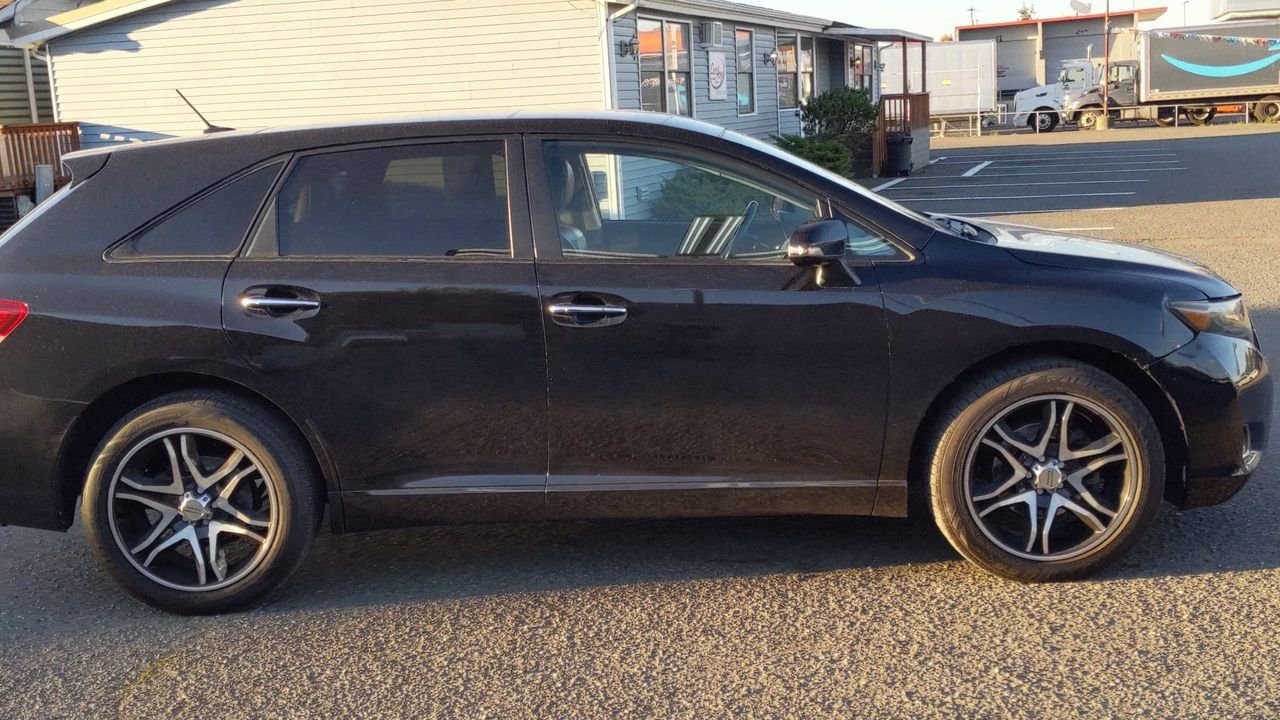 2013 Toyota Venza XLE photo 3