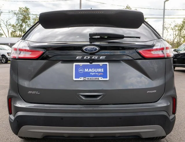 Used 2023 Gray Ford SEL image 7