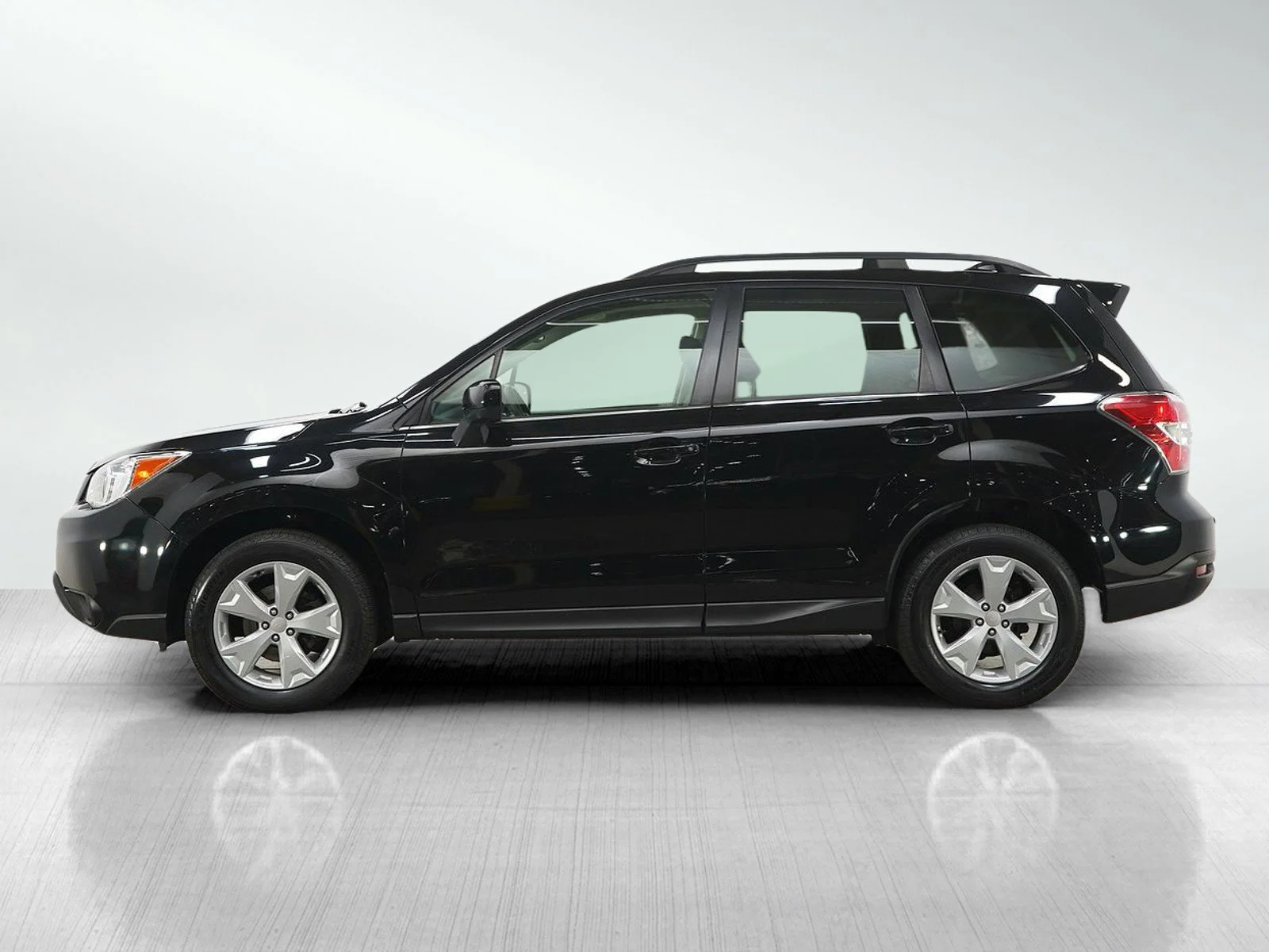 Used 2016 Subaru Forester i Limited with VIN JF2SJAHC7GH413072 for sale in Wayzata, Minnesota