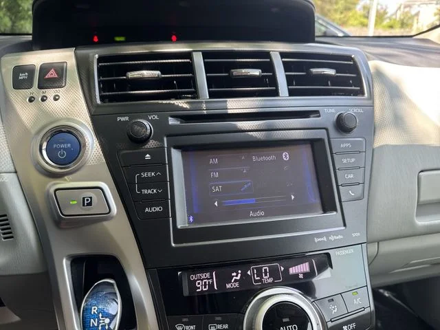 Used 2014 Silver Toyota Three image 19