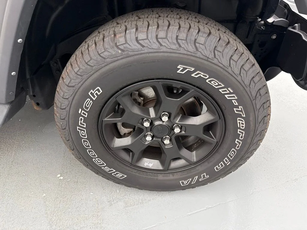 Used 2022 Green Jeep Unlimited Willys image 13