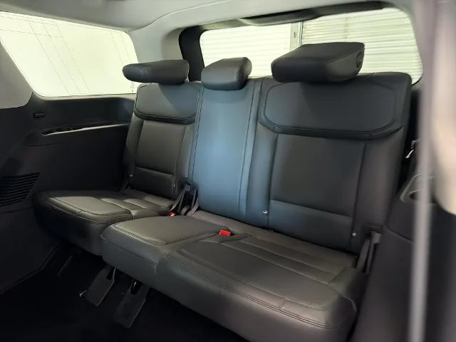 New 2027 Glacier Gray Metallic Tri-Coat Ford Active image 39