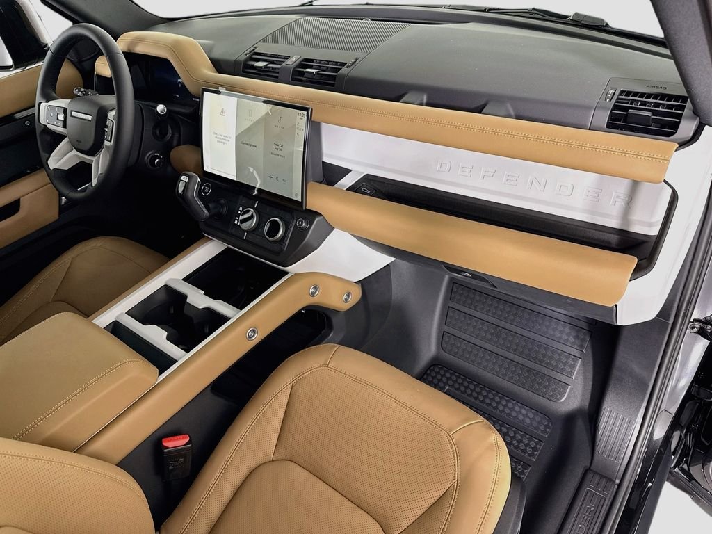 New 2026 Santorini Black Land Rover S image 18
