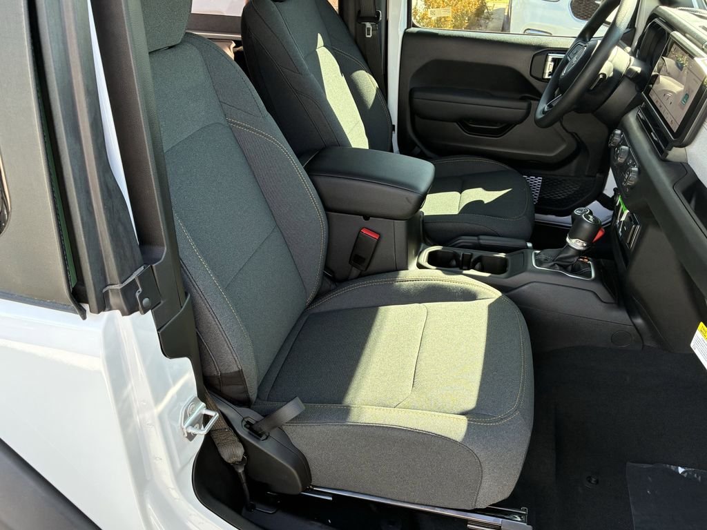 New 2026 Bright White Clear-Coat Exterior Paint Jeep Sport image 32