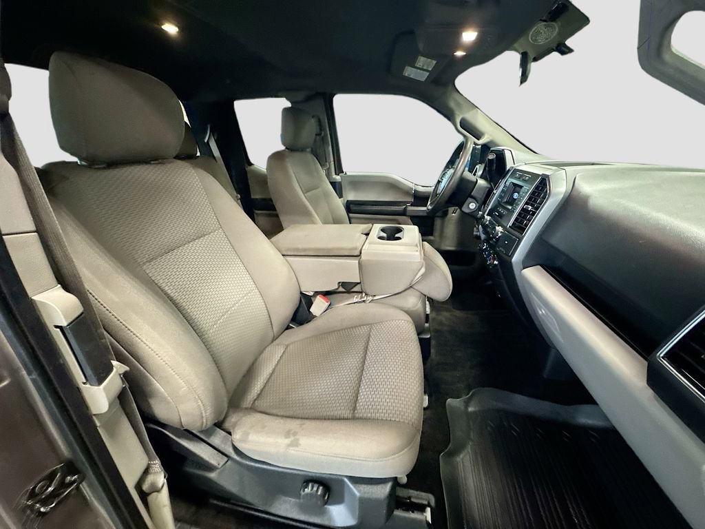 Used 2018  Ford XL image 27